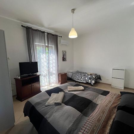 -5 Min From Bus Stop-Free Parking Exterior photo