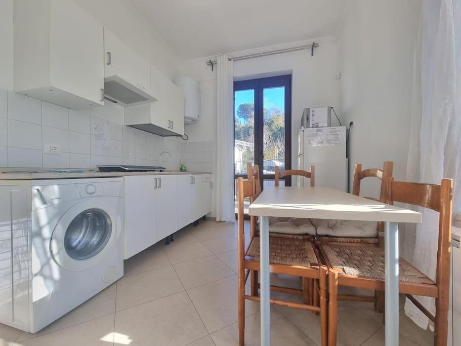 -5 Min From Bus Stop-Free Parking Exterior photo