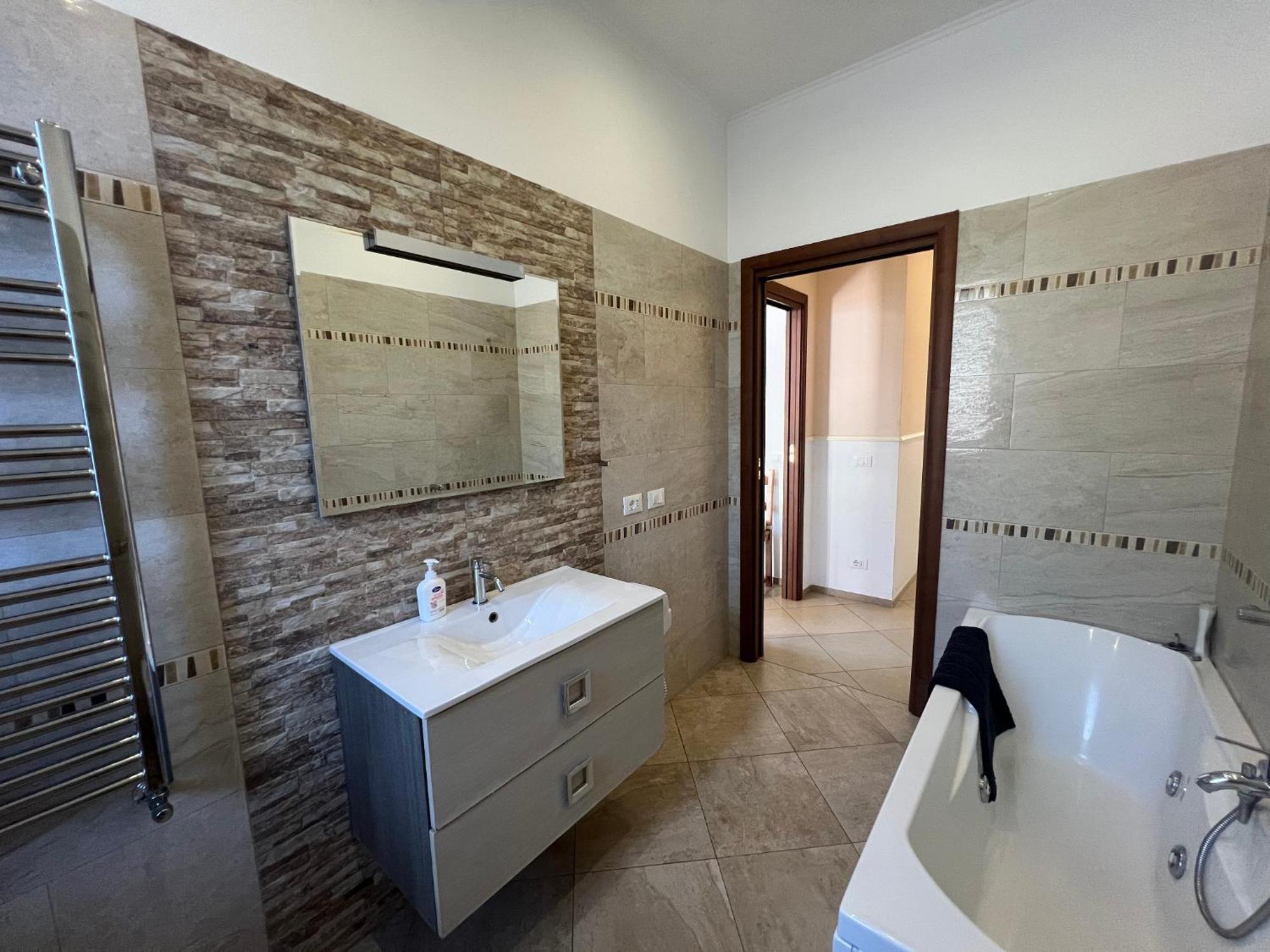 -5 Min From Bus Stop-Free Parking Exterior photo
