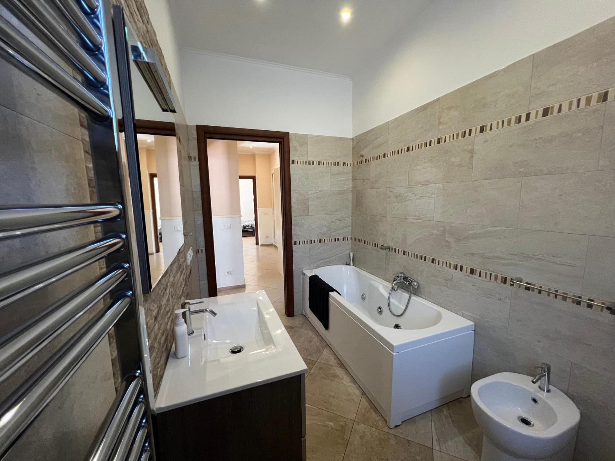 -5 Min From Bus Stop-Free Parking Exterior photo